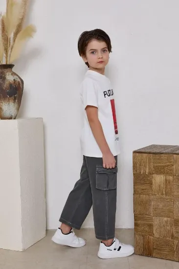 صورة تيشيرت ابيض بطباعه سياره كلاسيك